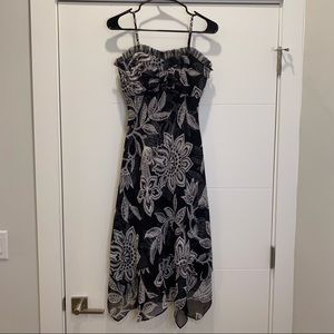 White House Black Market dress Size 2 black and white strapless or straps